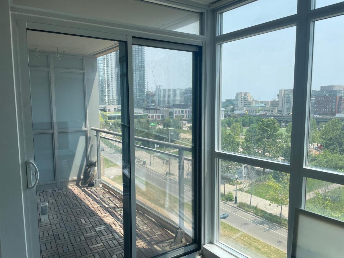 Three Br Condo Step To Cn Tower Rogers Center With Free Parking Торонто Екстериор снимка