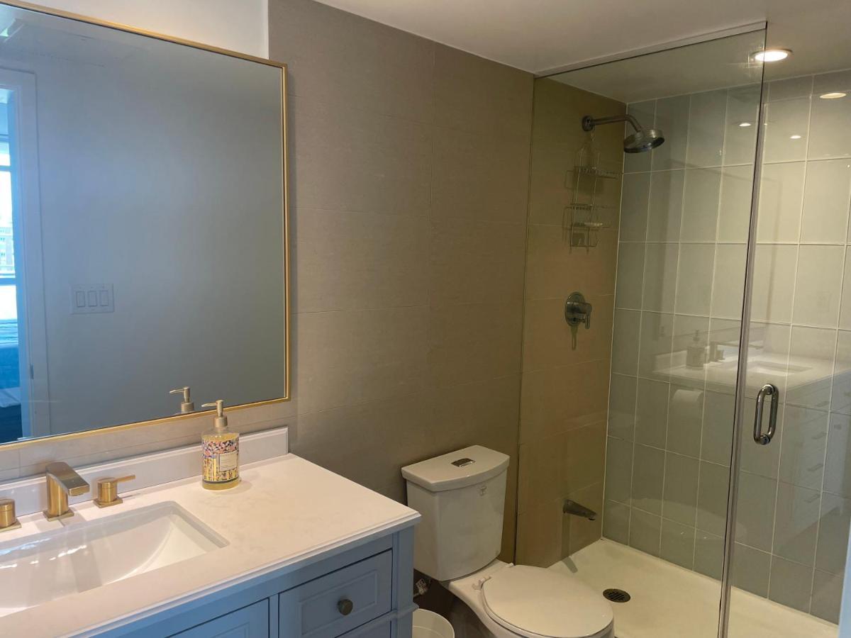 Three Br Condo Step To Cn Tower Rogers Center With Free Parking Торонто Екстериор снимка