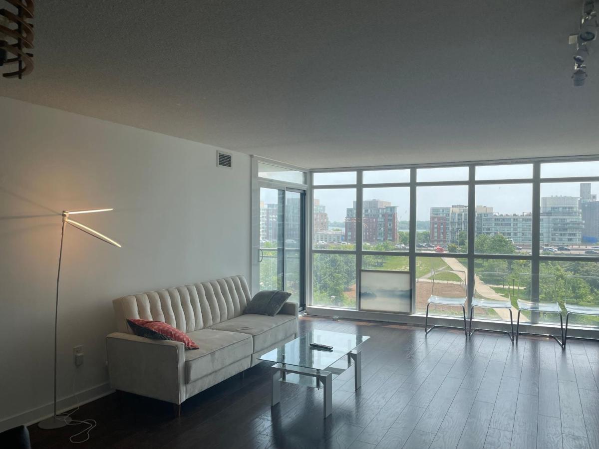 Three Br Condo Step To Cn Tower Rogers Center With Free Parking Торонто Екстериор снимка